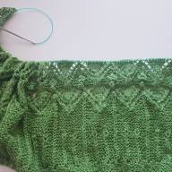 &#039;Green &amp; Buttermilk&#039; Triangular Large Lace Shawl - 'Green & Buttermilk' Triangular Large Lace Shawl