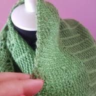 &#039;Green &amp; Buttermilk&#039; Triangular Large Lace Shawl - 'Green & Buttermilk' Triangular Large Lace Shawl