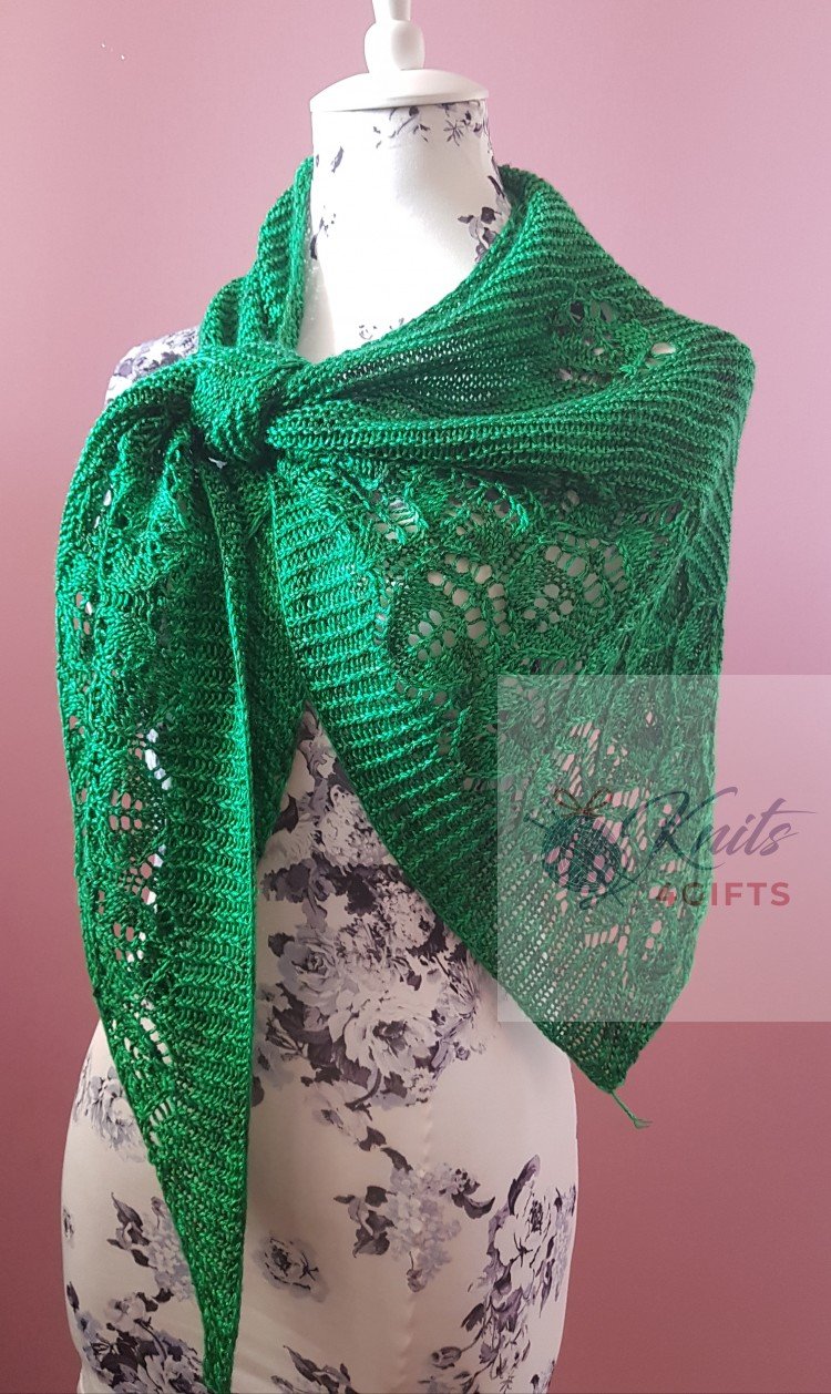 'Green Leaves' Triangular Shawlette
