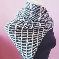 'Mosaic Green & White' Cowl