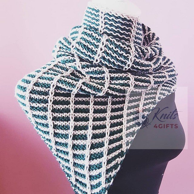 'Mosaic Green & White' Cowl