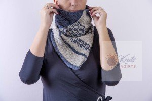 'Mosaic Grey & White' Cowl
