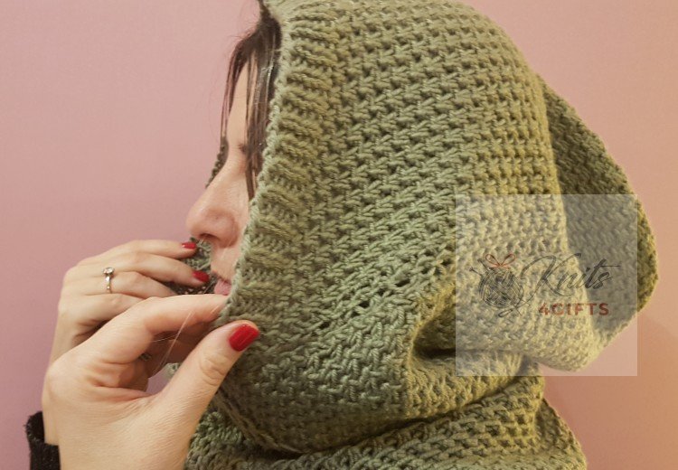 'Keep Warm' Chunky Hood